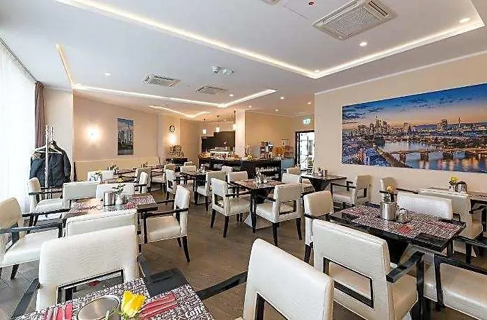 Skyline Frankfurt 4*