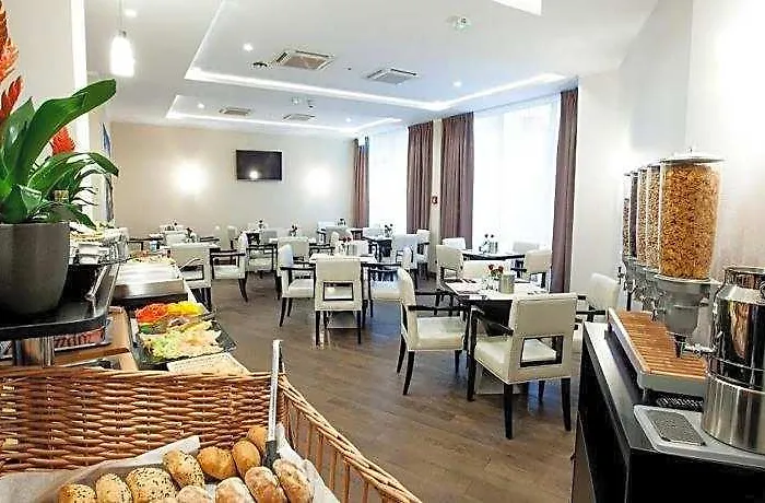 Hotel Skyline Frankfurt 4*