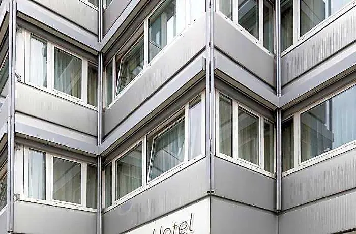 Skyline Frankfurt 4*